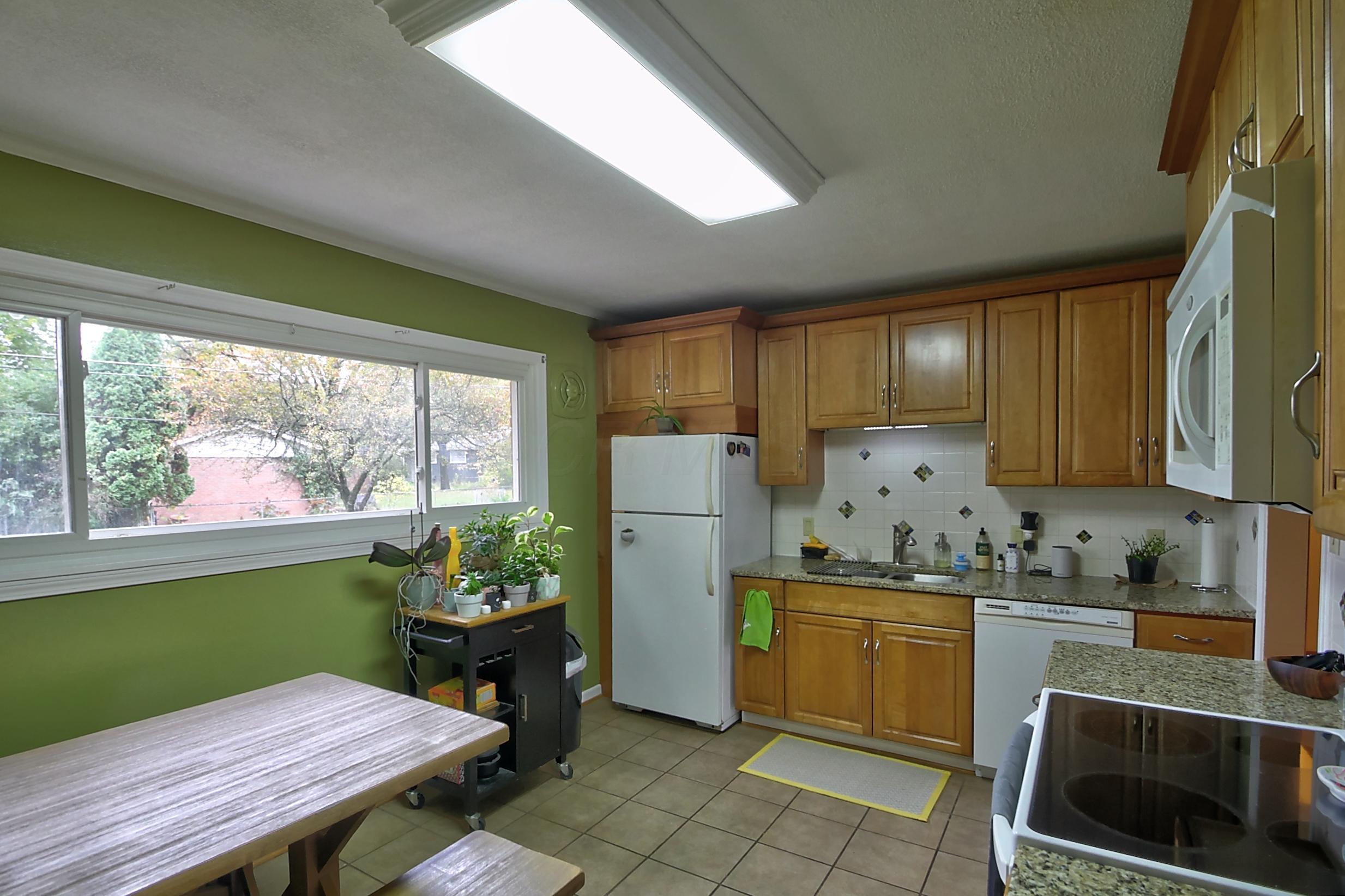 1109 Caniff Road Columbus, OH 43221 - Photo 11 of 28 Gallery Image 11