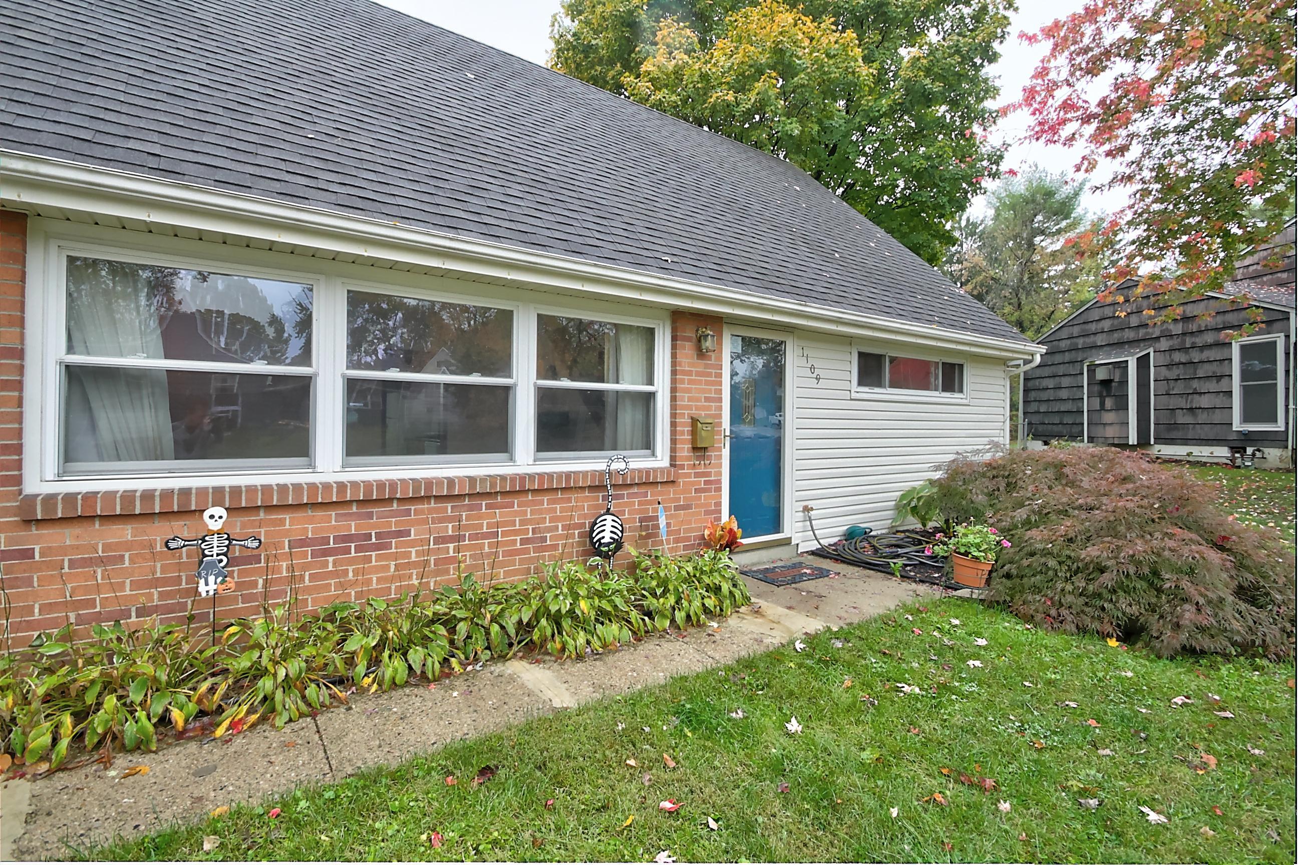 1109 Caniff Road Columbus, OH 43221 - Photo 4 of 28 Gallery Image 4