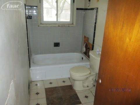 4801 Western Road Flint, MI 48506 - Photo 7 of 22 20397893-6.JPG