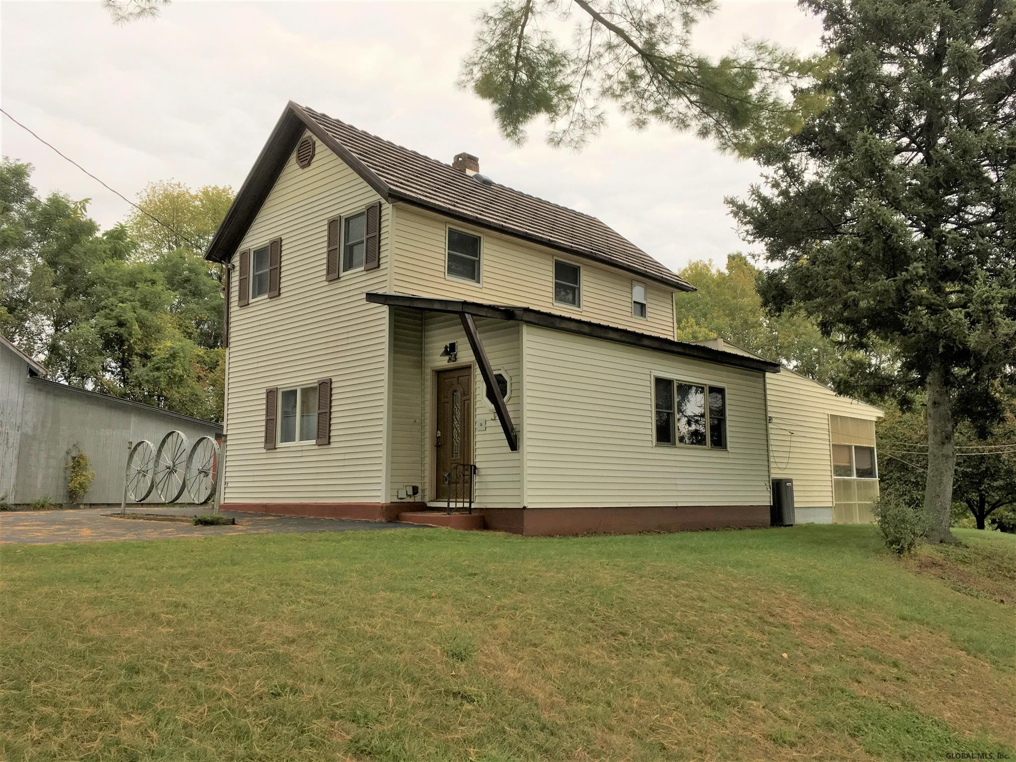 83 Werner Road Halfmoon, NY 12065 - Photo 1 of 47 Photo 1