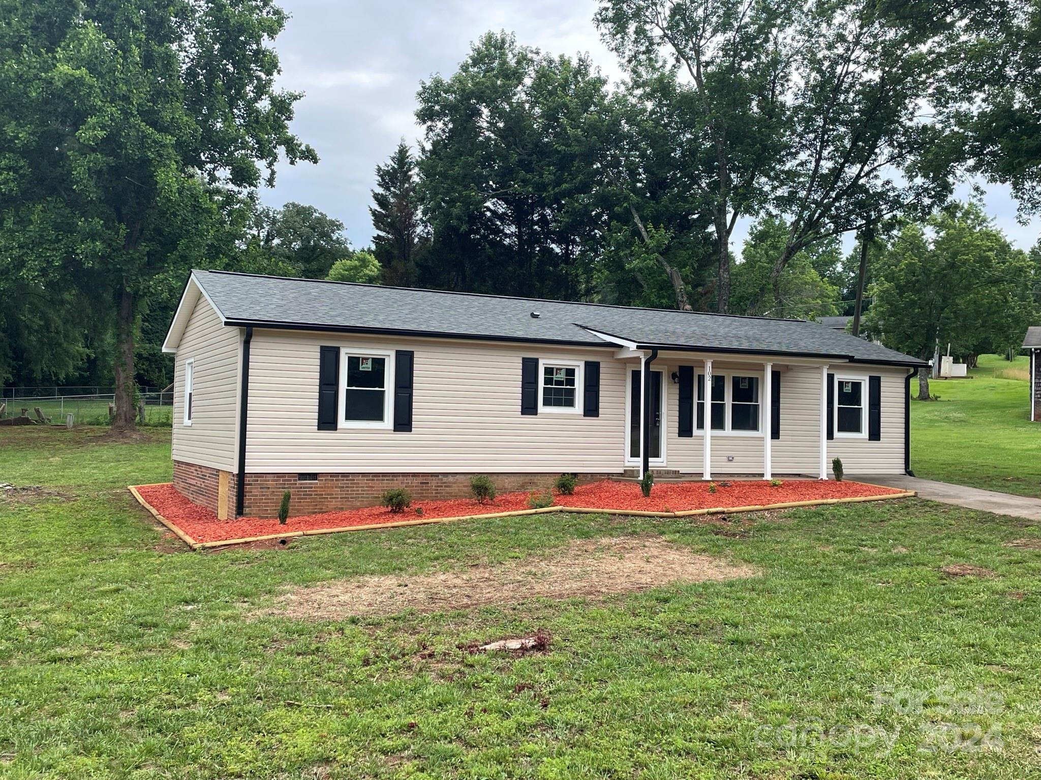 102 Brookwood Road Morganton, NC 28655 - Photo 1 of 30 Gallery Image 1