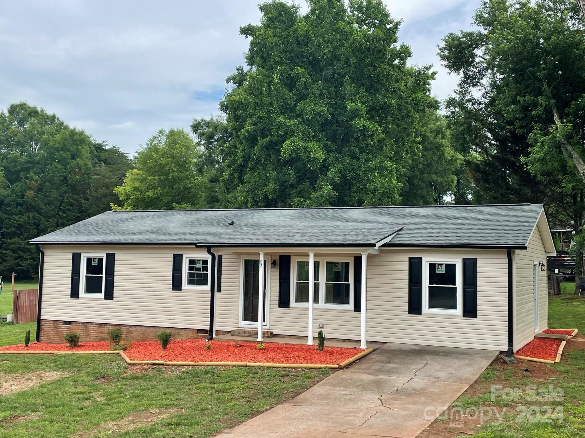 102 Brookwood Road Morganton, NC 28655 - Photo 3 of 30 Gallery Image 3