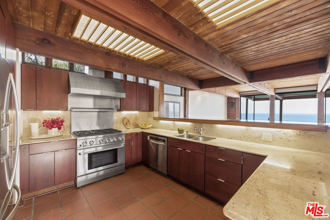 31648 Broad Beach Road Malibu, CA 90265 - Photo 6 of 18