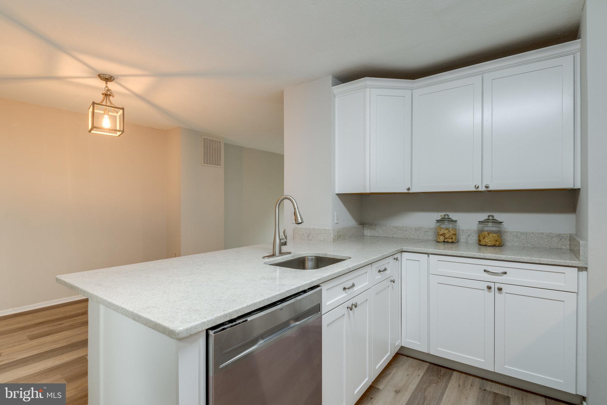 2370 Hunters Square Court Reston, VA 20191 - Photo 14 of 47