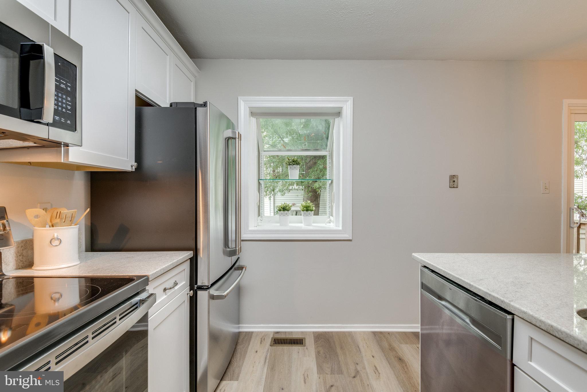 2370 Hunters Square Court Reston, VA 20191 - Photo 15 of 47