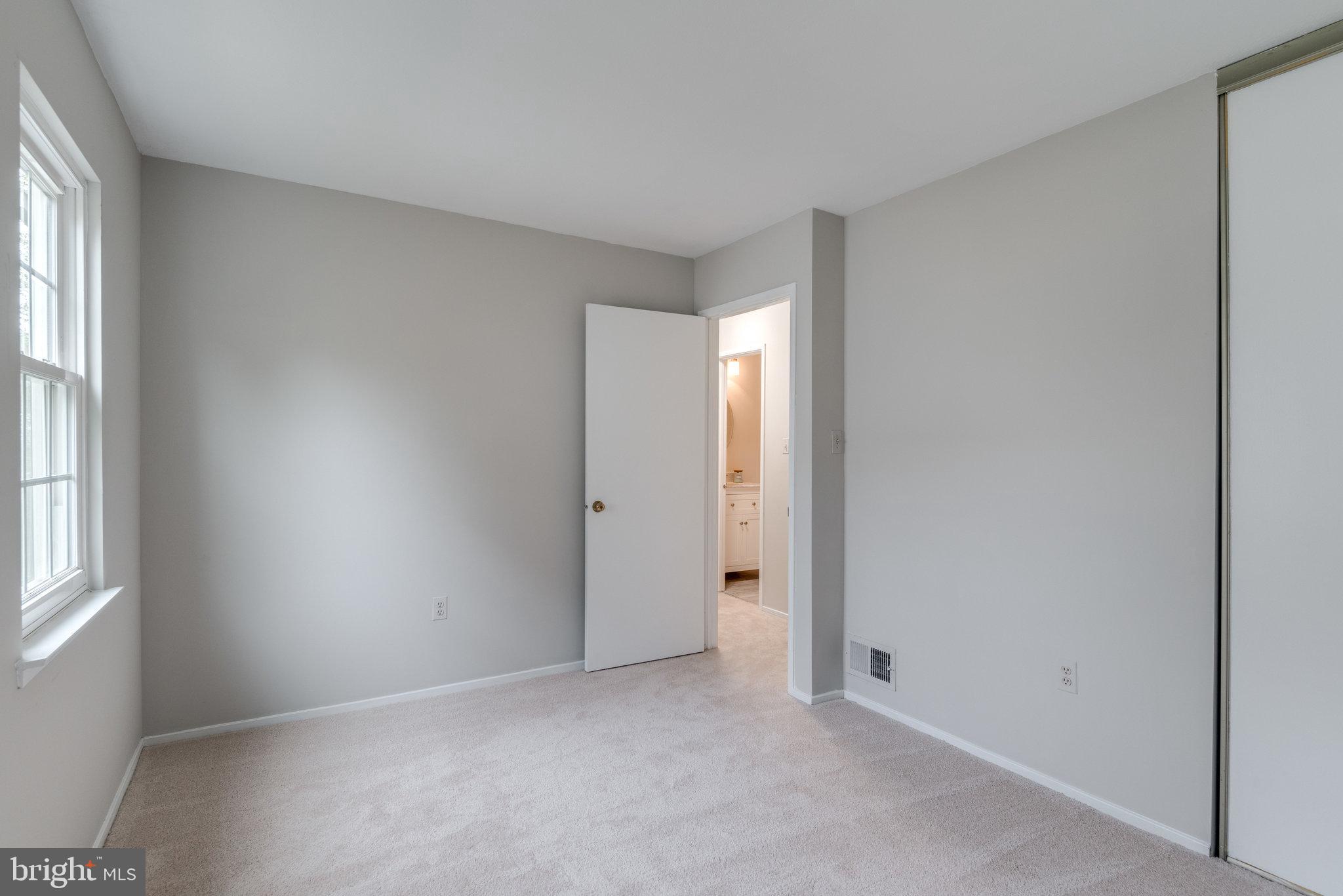 2370 Hunters Square Court Reston, VA 20191 - Photo 20 of 47