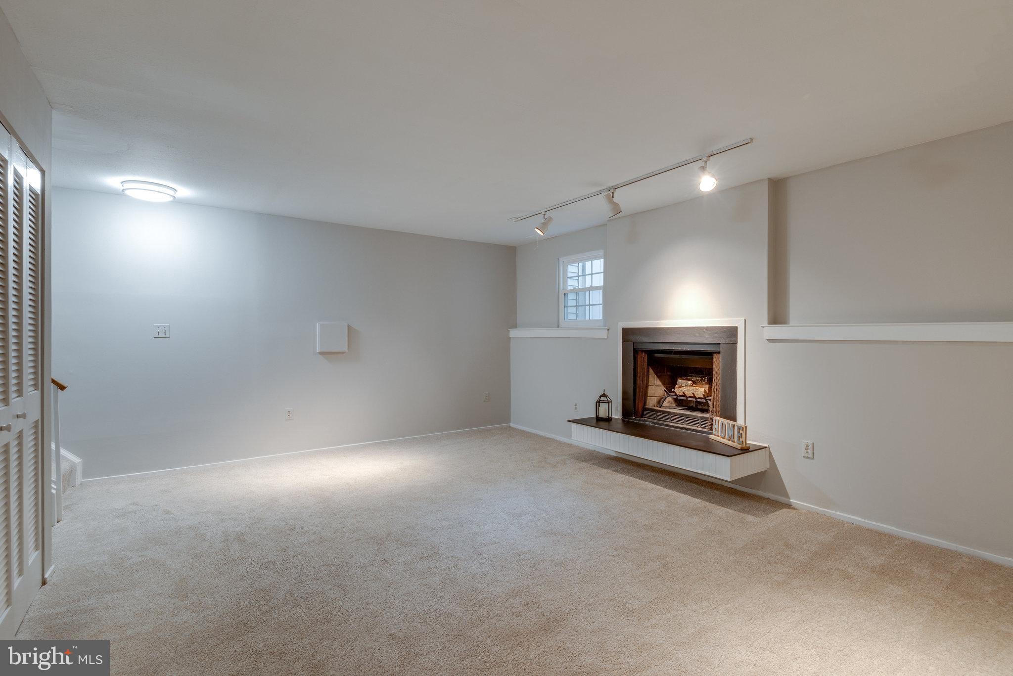 2370 Hunters Square Court Reston, VA 20191 - Photo 30 of 47