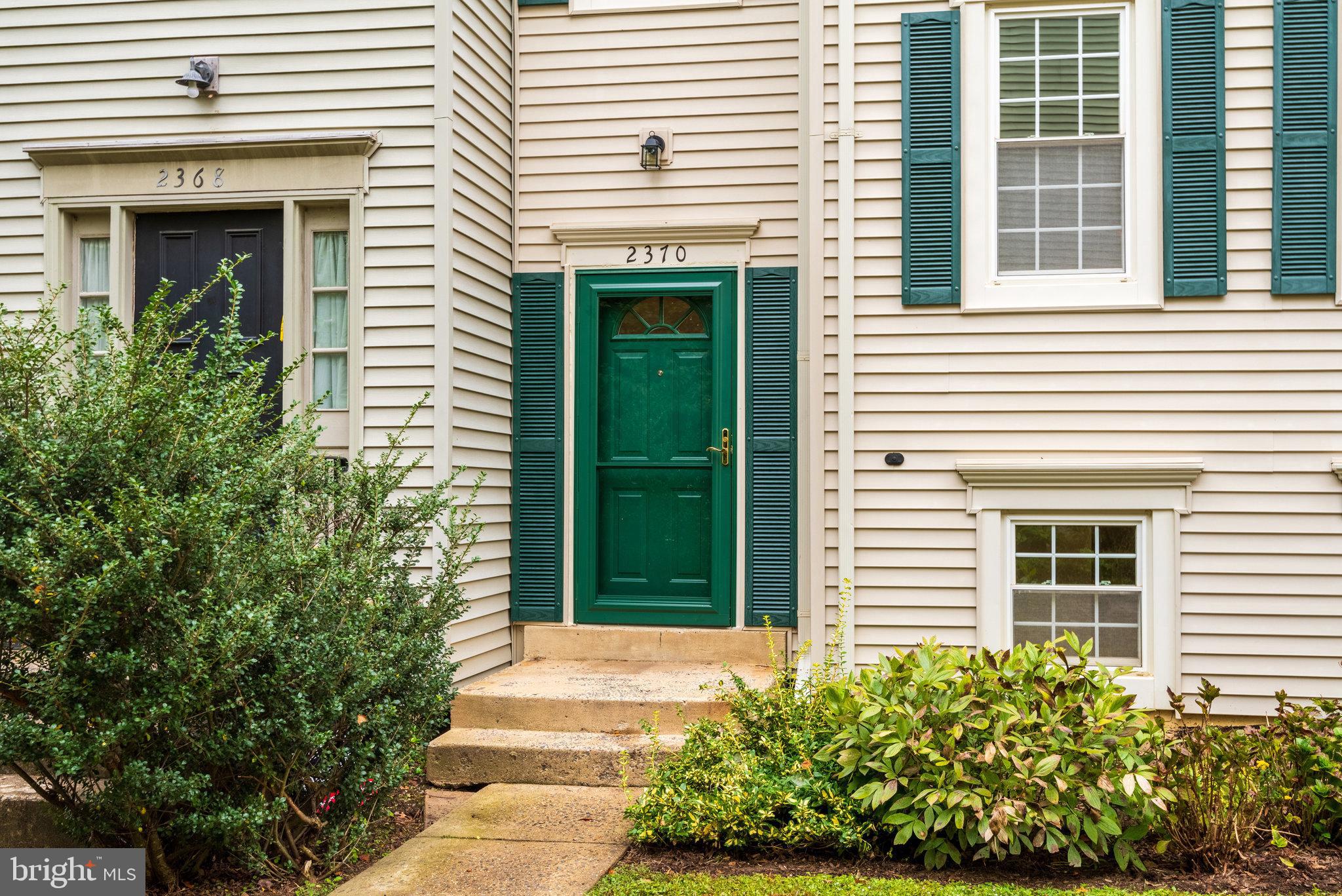 2370 Hunters Square Court Reston, VA 20191 - Photo 3 of 47