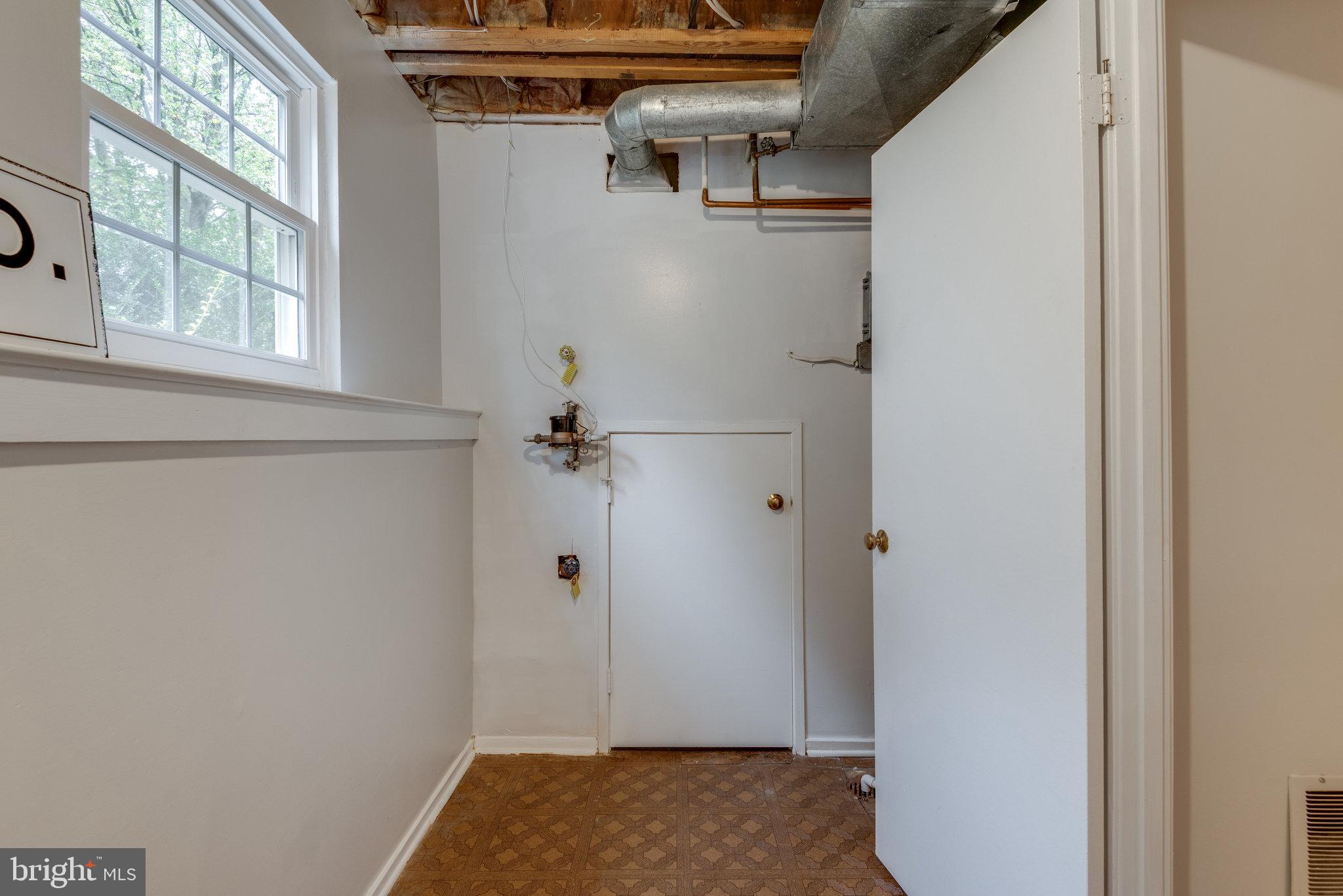2370 Hunters Square Court Reston, VA 20191 - Photo 34 of 47