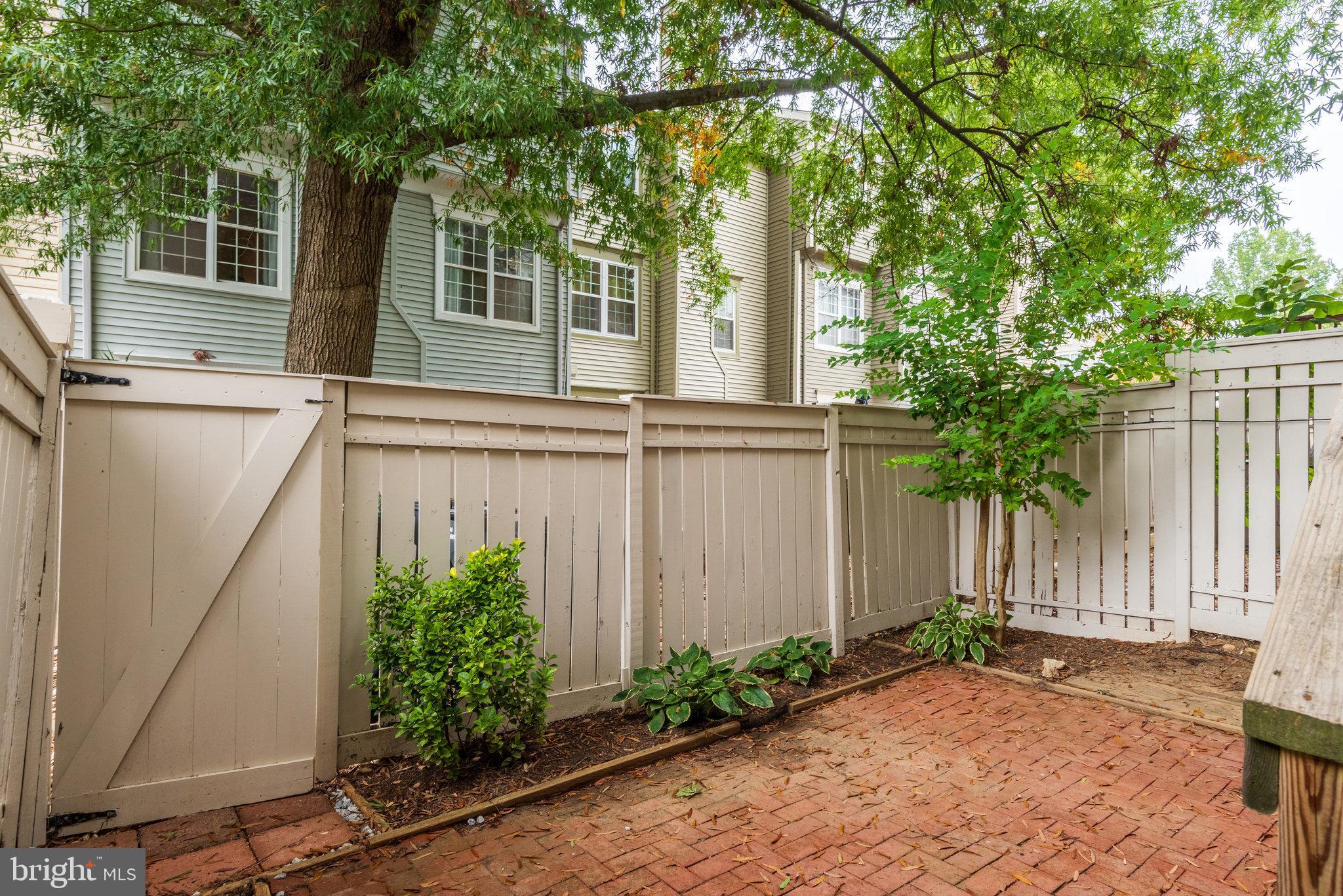2370 Hunters Square Court Reston, VA 20191 - Photo 39 of 47