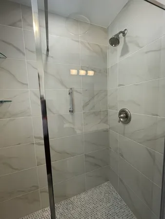 $3,950 | 7659 West Sunset Drive, Elmwood Park, IL 60707