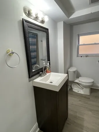 $3,950 | 7659 West Sunset Drive, Elmwood Park, IL 60707