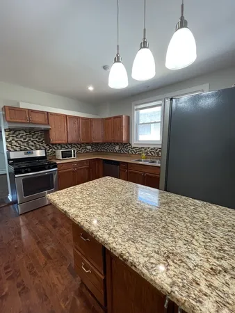 $3,950 | 7659 West Sunset Drive, Elmwood Park, IL 60707
