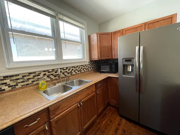 $3,950 | 7659 West Sunset Drive, Elmwood Park, IL 60707