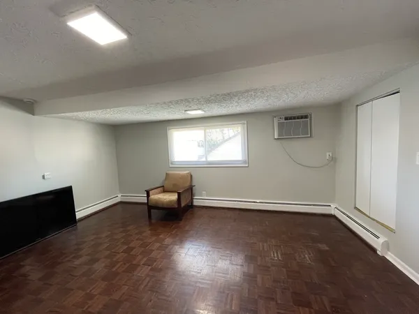 $3,950 | 7659 West Sunset Drive, Elmwood Park, IL 60707