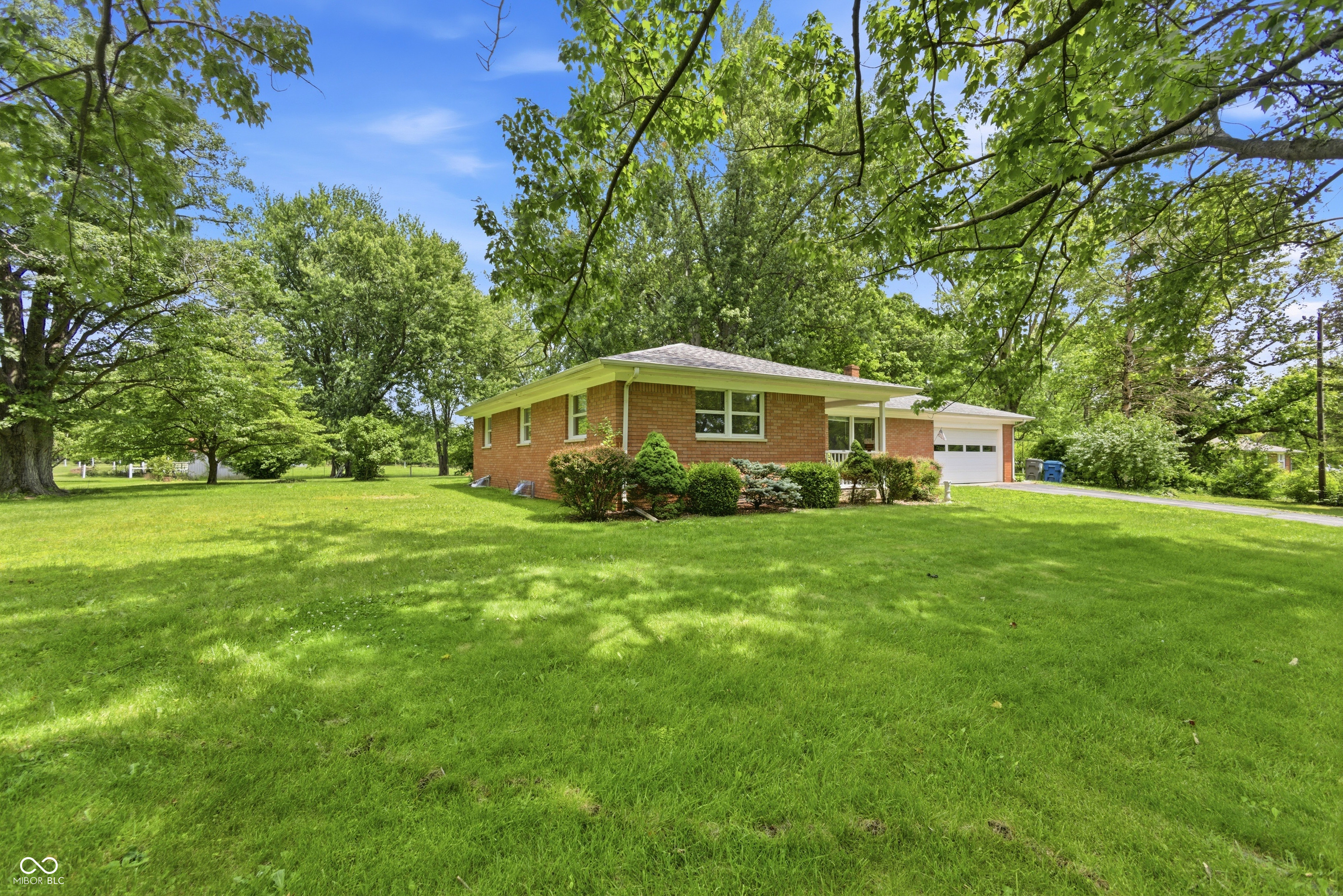 6545 Mendenhall Road Indianapolis, IN 46221 - Photo 5 of 39 Gallery Image 5