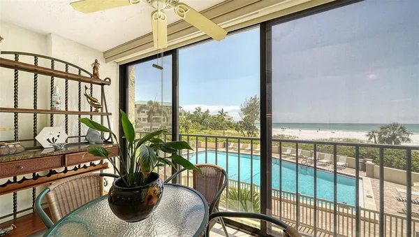 a view of a pathway in a yard of a building