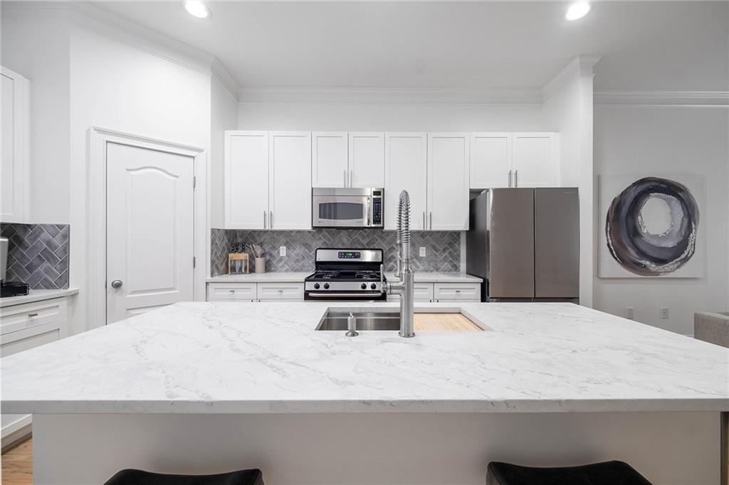 1572 Mosaic Way Smyrna, GA 30080 - Photo 7 of 33