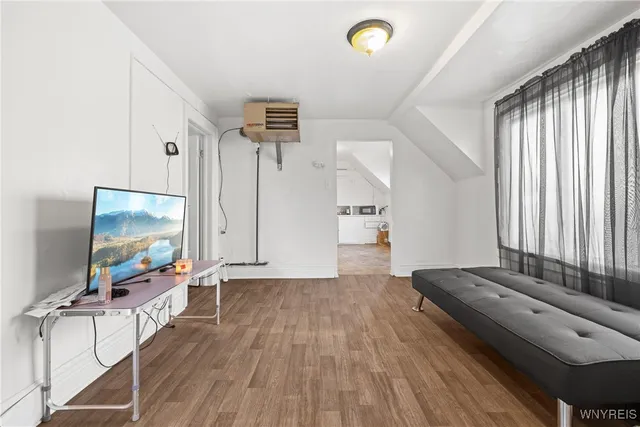 $159,900 | 152 Zelmer Street, Buffalo, NY 14211