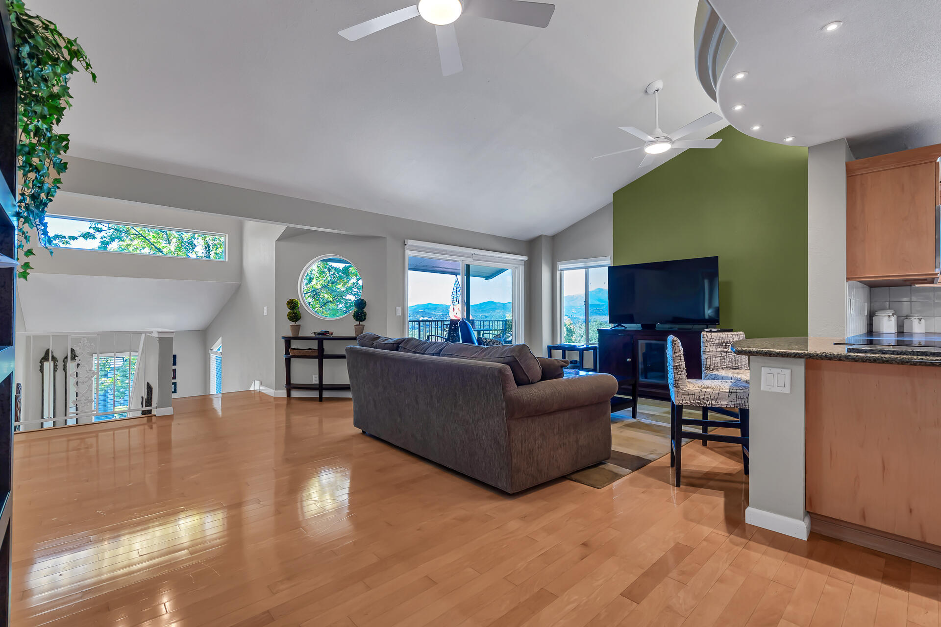 488 Ridgecrest Trail, Unit 231 Redding, CA 96003 - Photo 6 of 15 488RidgecrestTrailUnit231-14