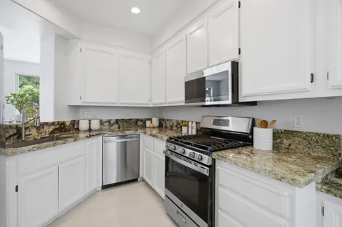 $1,199,000 | 575 Shoal Circle, Redwood Shores, CA 94065