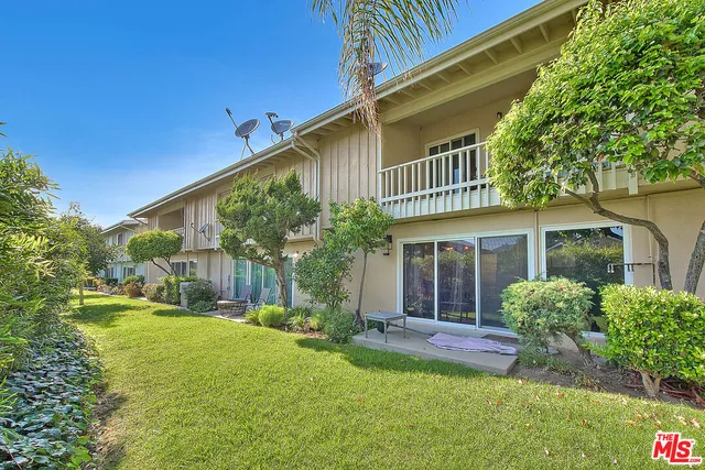 $699,000 | 3500 West Manchester Boulevard, Unit 426, Inglewood, CA 90305