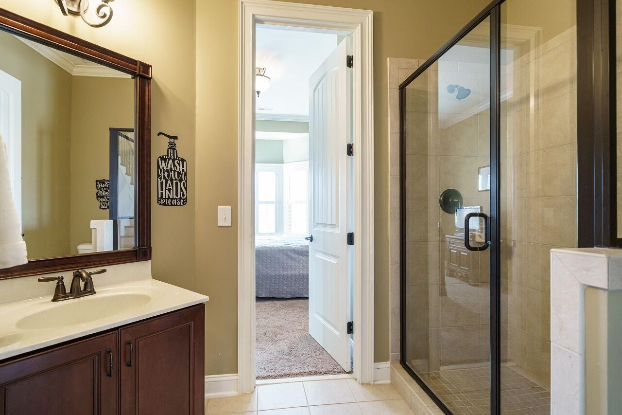 5004 Thanet Place Raleigh, NC 27612 - Photo 18 of 53 Main Level Bathroom