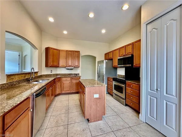 $2,700 | 1303 Verde Drive, Unit 1603, Naples, FL 34105