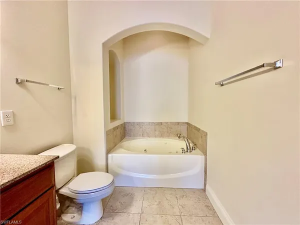 $2,700 | 1303 Verde Drive, Unit 1603, Naples, FL 34105