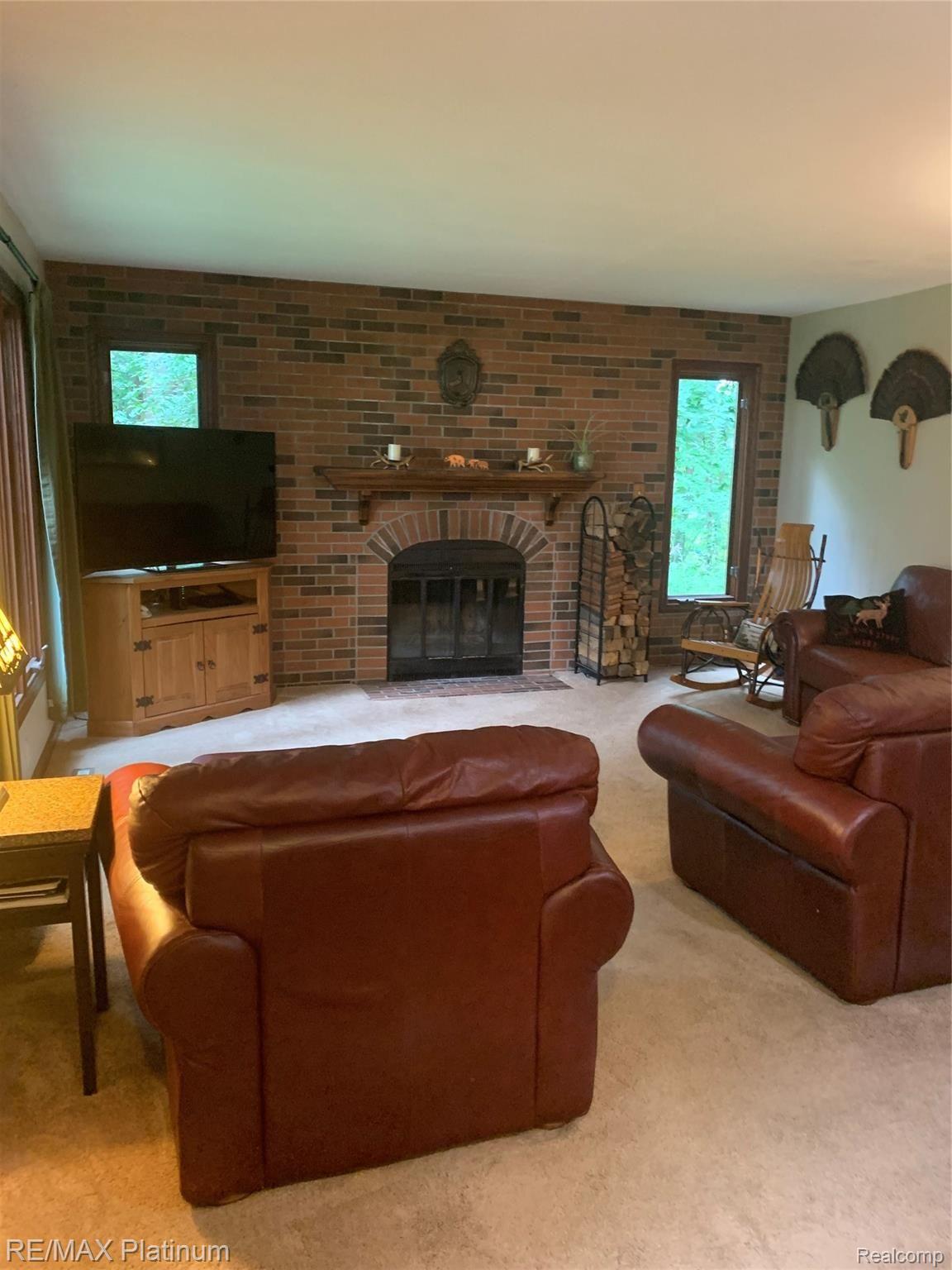 3770 Pinckney Road Howell, MI 48843 - Photo 17 of 45 Snuggle Time!