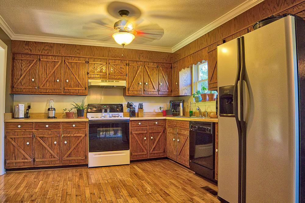 10429 Sims-Harris Road Ooltewah, TN 37363 - Photo 11 of 26 kitchen
