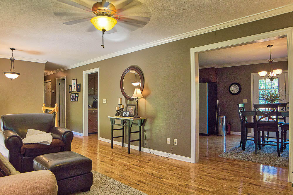 10429 Sims-Harris Road Ooltewah, TN 37363 - Photo 7 of 26 living 2