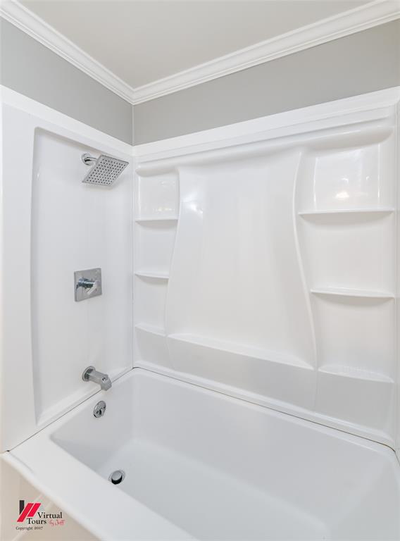 2036 Abney Street Coushatta, LA 71019 - Photo 19 of 32 a bathroom with a bathtub