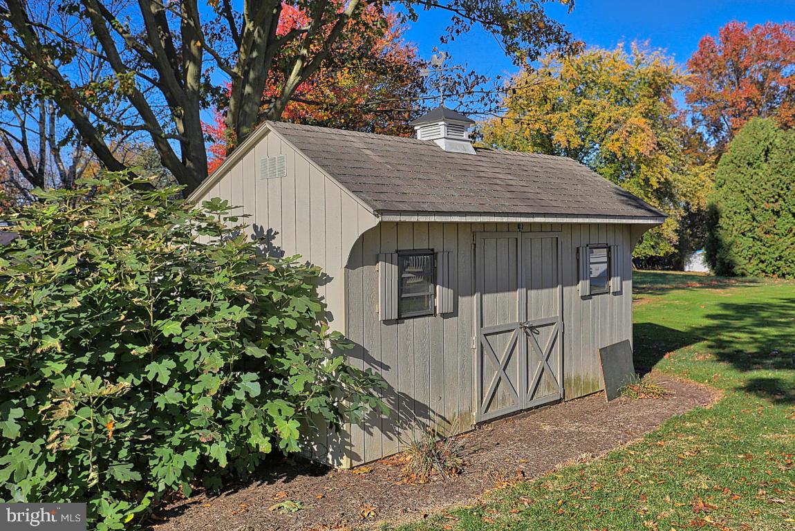 230 Browning Road Lancaster, PA 17602 - Photo 19 of 38 Gallery Image 19