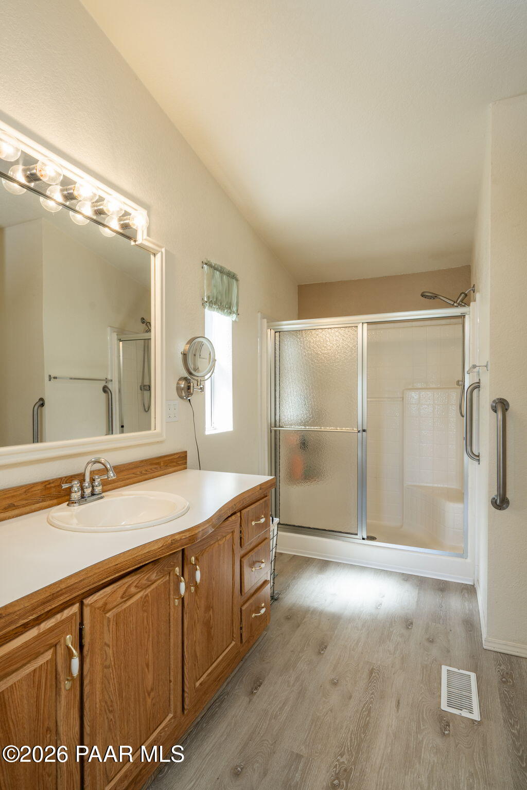 1099 North Swiss Road Dewey, AZ 86327 - Photo 13 of 32 Primary Bathroom