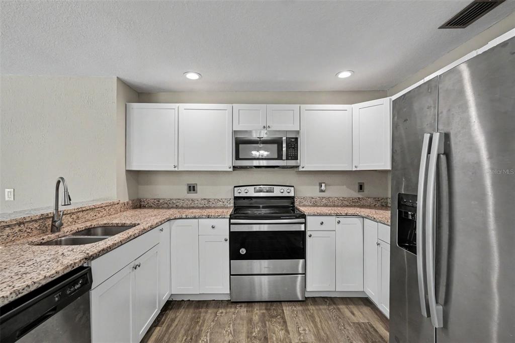 6822 Lassen Avenue New Port Richey, FL 34655 - Photo 8 of 18
