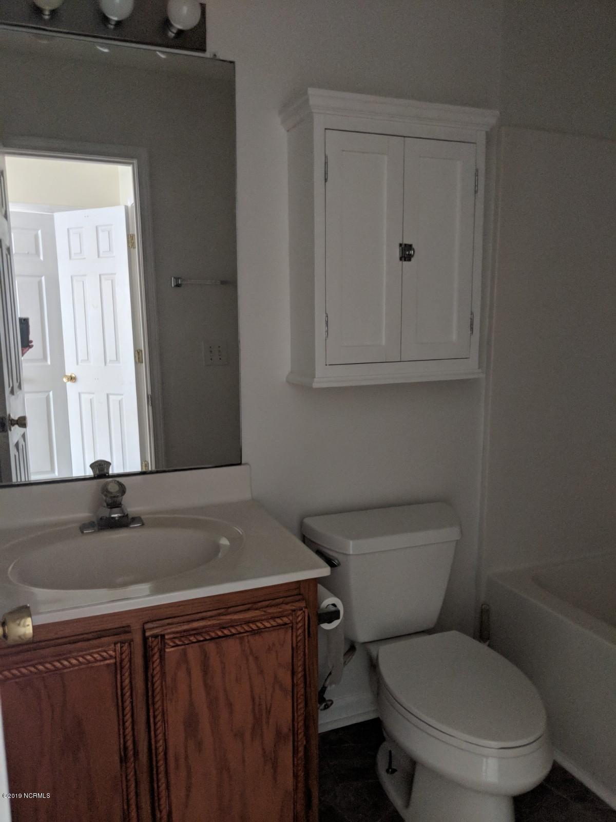 405 St Rosea Road Wilmington, NC 28405 - Photo 13 of 14 saint rosea hall bth