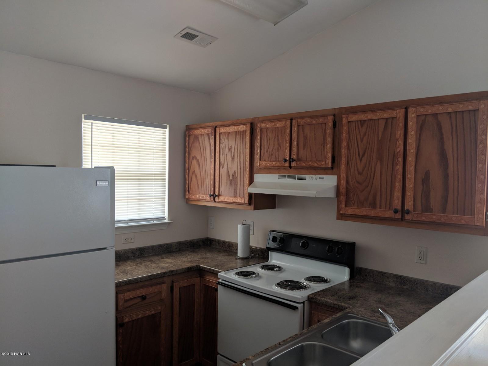 405 St Rosea Road Wilmington, NC 28405 - Photo 7 of 14 kitchen view