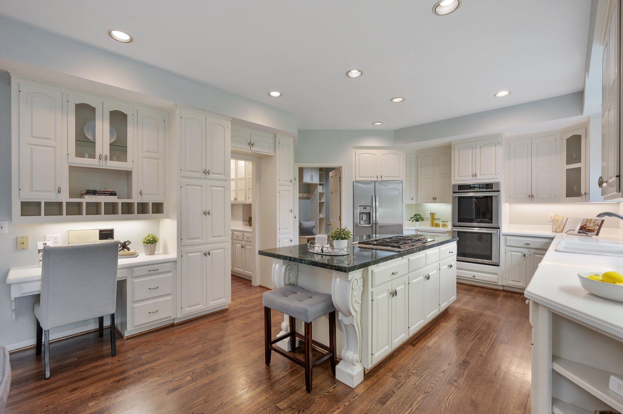 3942 Haven Road Minnetonka, MN 55345 - Photo 9 of 49