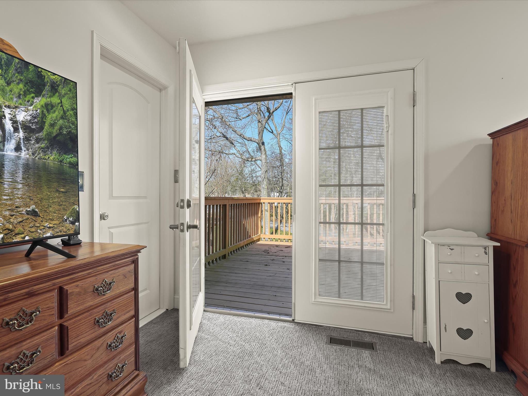 206 Magothy Bridge Road Pasadena, MD 21122 - Photo 15 of 41 Primary Bedroom