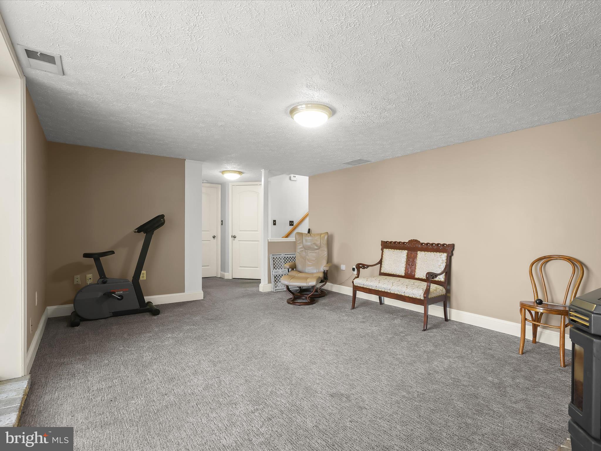 206 Magothy Bridge Road Pasadena, MD 21122 - Photo 26 of 41 Family Room