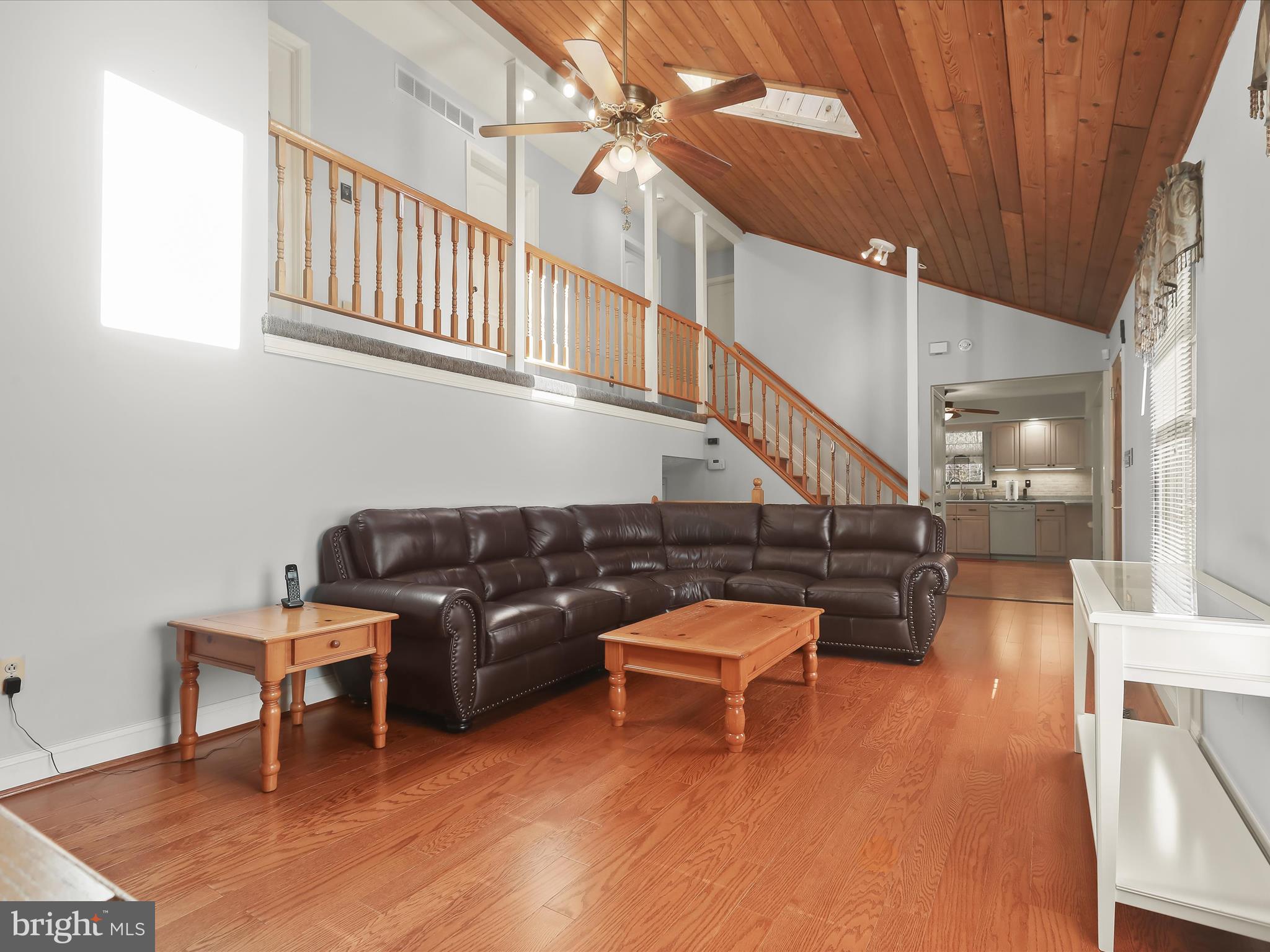 206 Magothy Bridge Road Pasadena, MD 21122 - Photo 3 of 41 Living Room