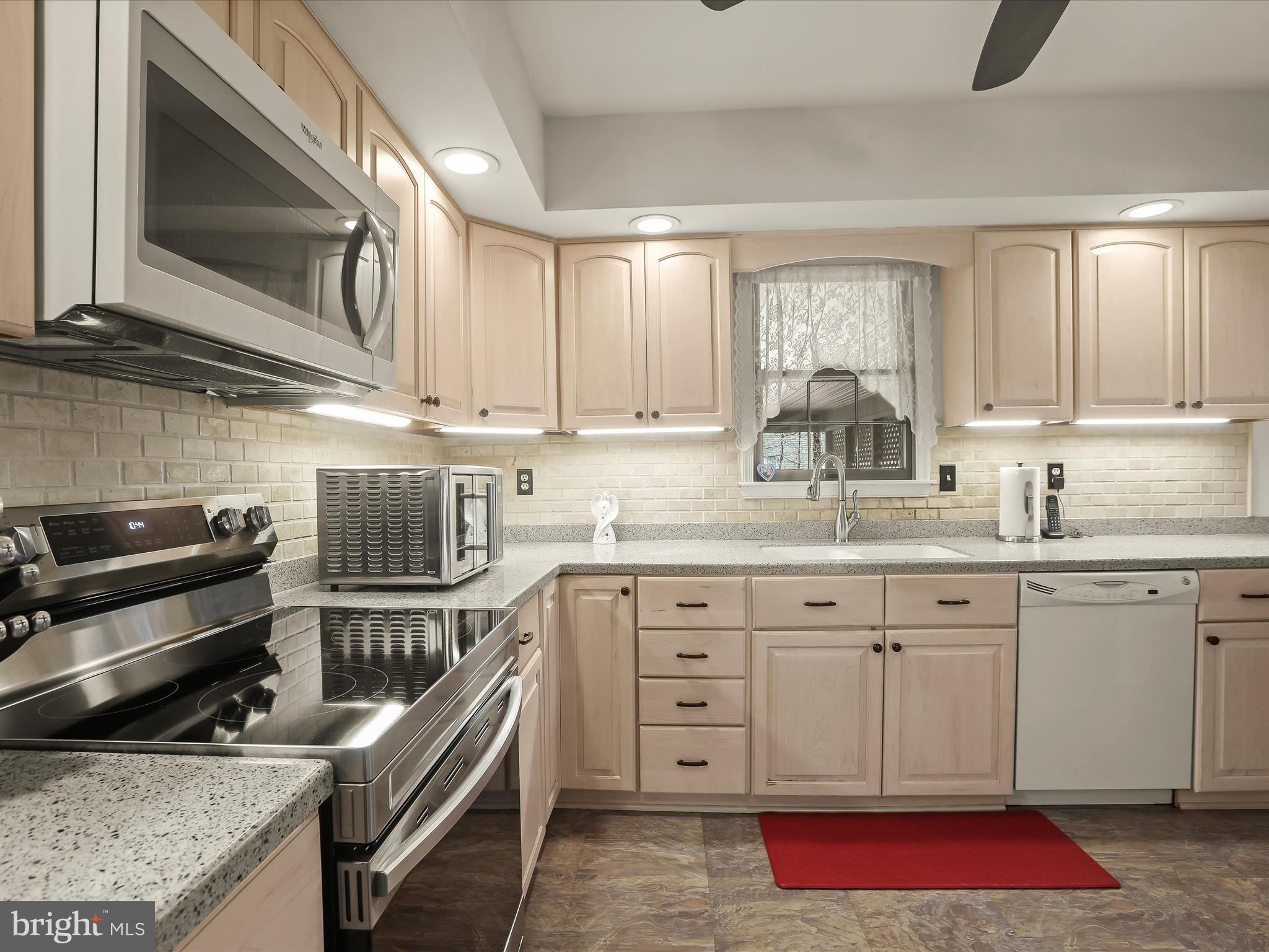 206 Magothy Bridge Road Pasadena, MD 21122 - Photo 7 of 41 Kitchen