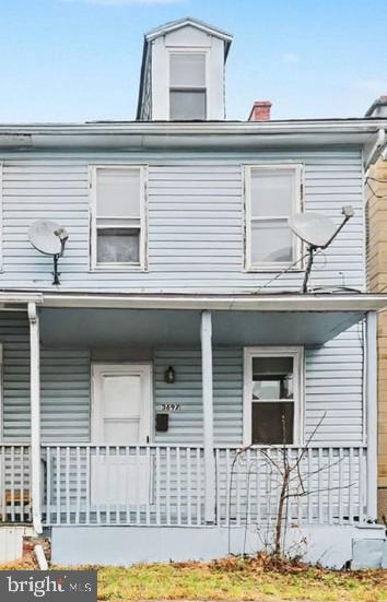 a view of a house with kitchen