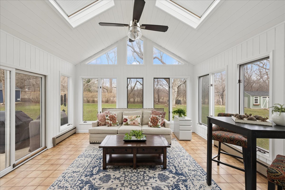 334 East Winchester Road Libertyville, IL 60048 - Photo 14 of 40