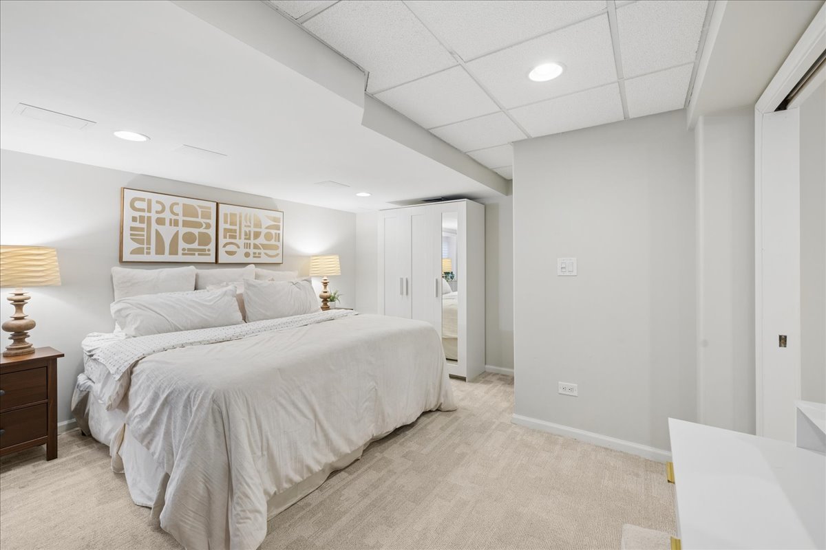 334 East Winchester Road Libertyville, IL 60048 - Photo 25 of 40