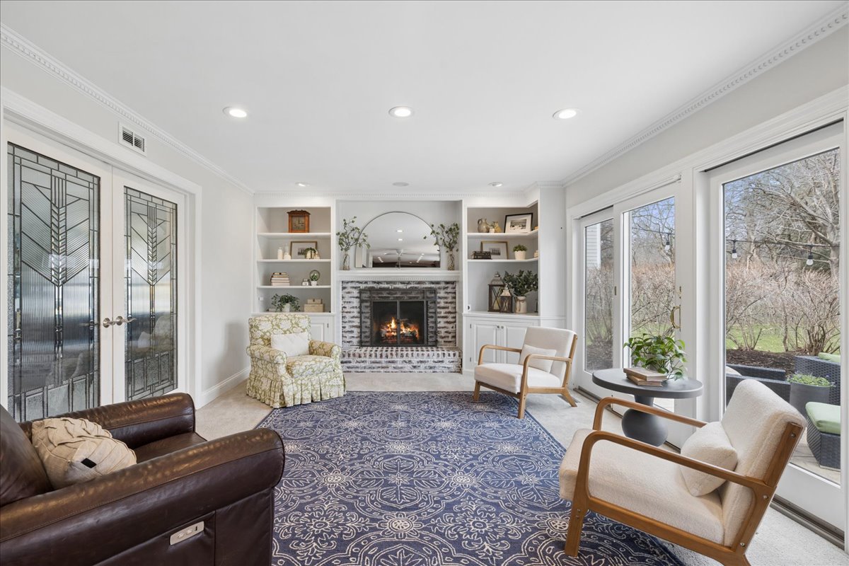 334 East Winchester Road Libertyville, IL 60048 - Photo 5 of 40