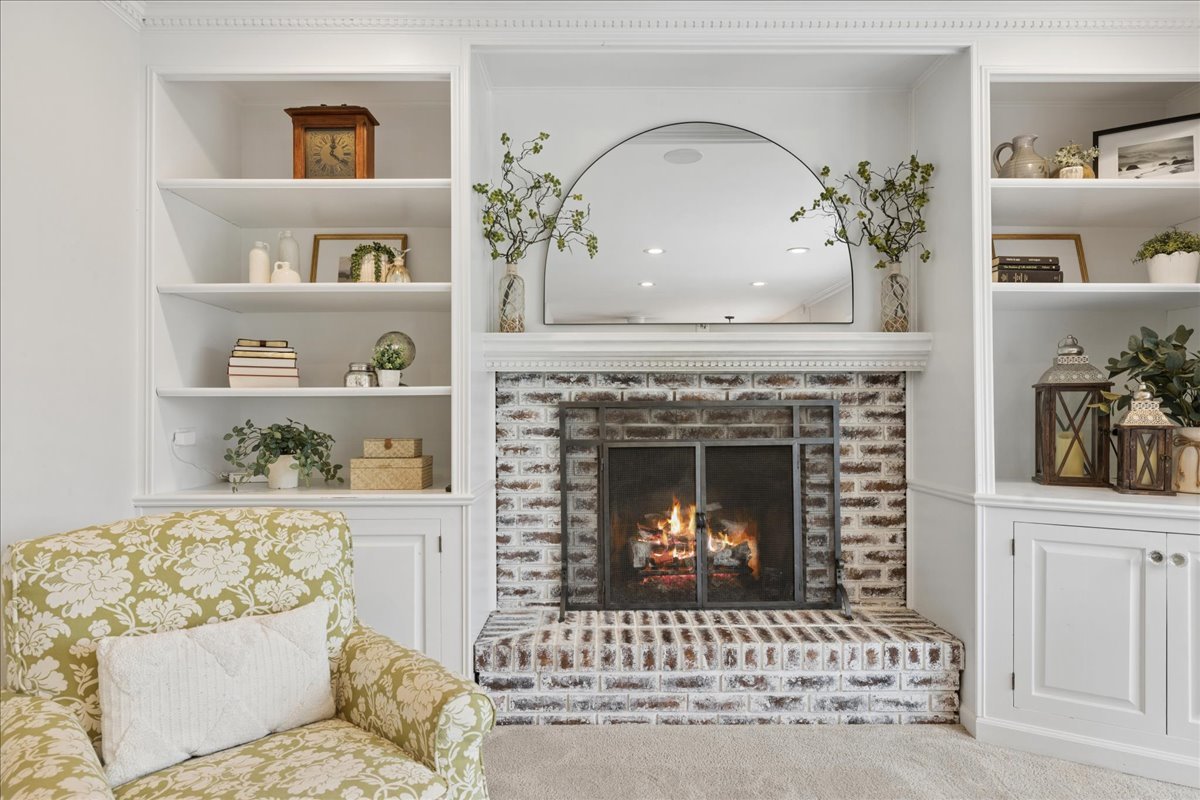 334 East Winchester Road Libertyville, IL 60048 - Photo 6 of 40