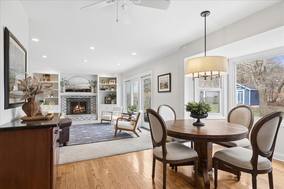 334 East Winchester Road Libertyville, IL 60048 - Photo 8 of 40