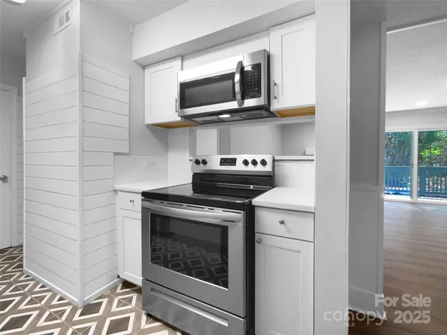 $200,000 | 4936 Sardis Road, Unit B, Charlotte, NC 28270